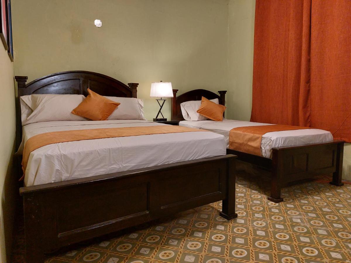 Hospedaje Los Lirios Chitré Dış mekan fotoğraf