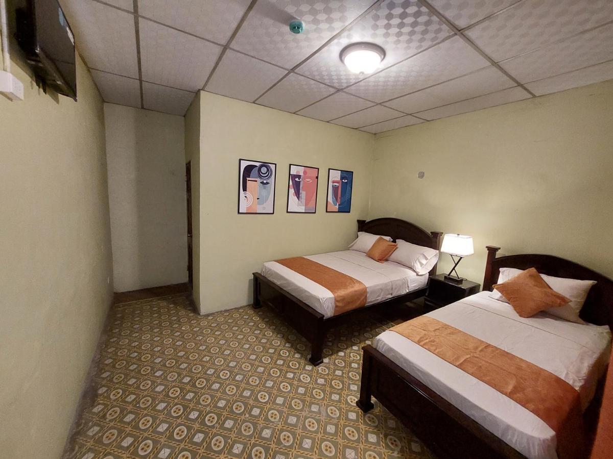 Hospedaje Los Lirios Chitré Dış mekan fotoğraf