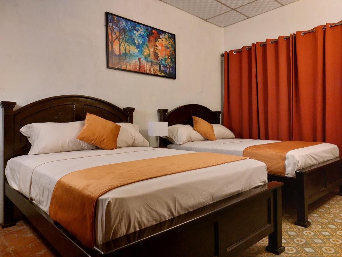 Hospedaje Los Lirios Chitré Dış mekan fotoğraf