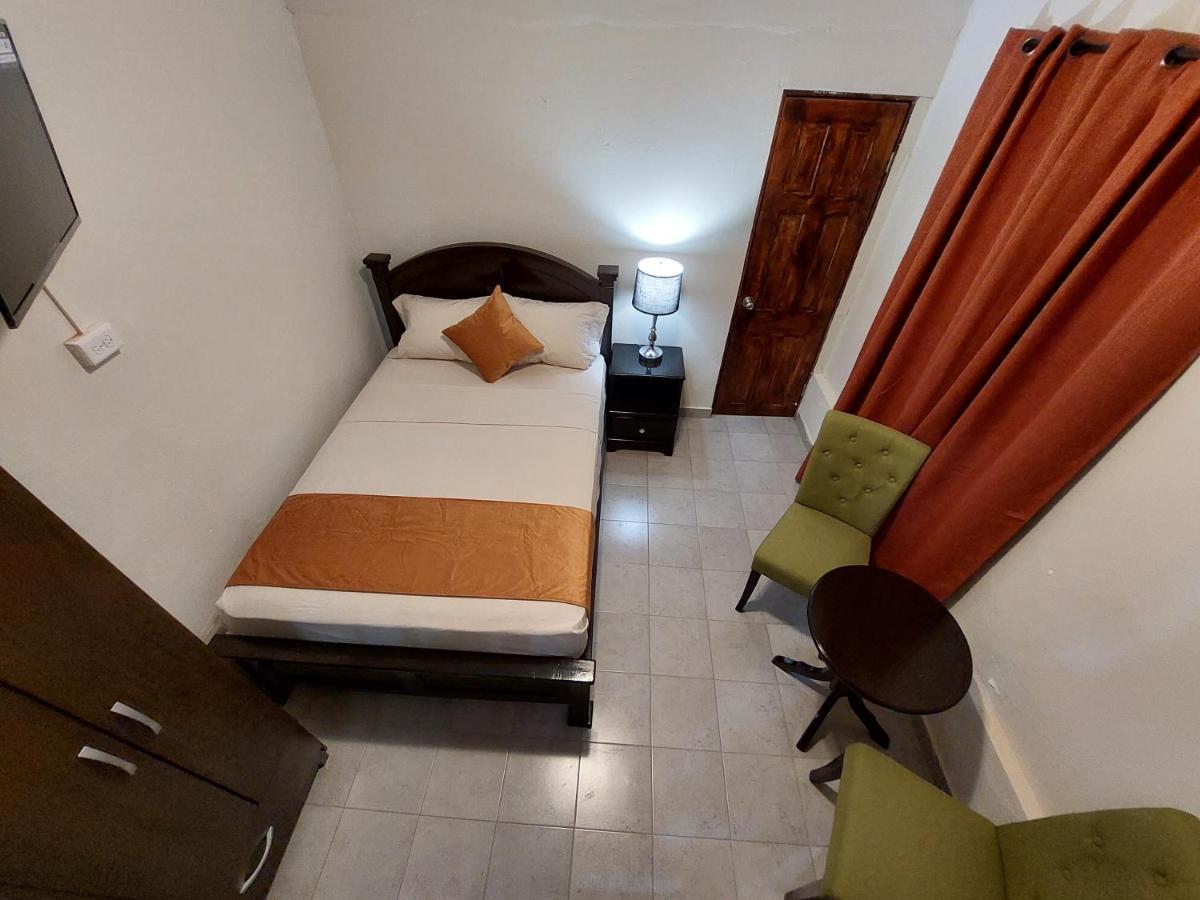 Hospedaje Los Lirios Chitré Dış mekan fotoğraf